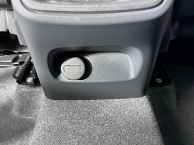 2023 Volvo XC40 Ultimate Dark Theme