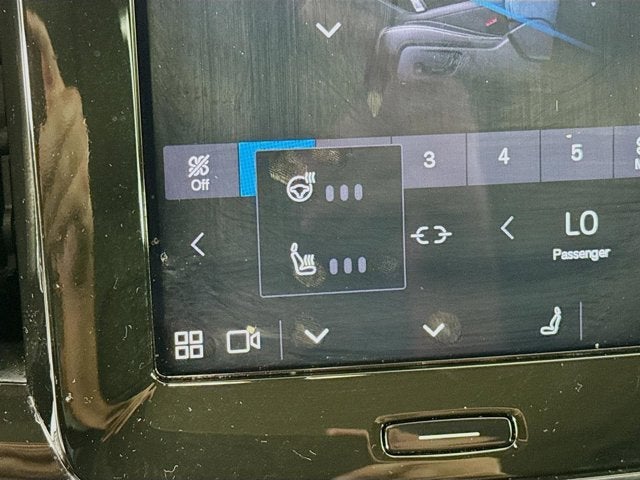 2023 Volvo XC40 Plus Bright Theme