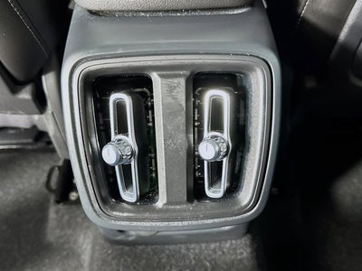 2023 Volvo XC40 Plus Bright Theme