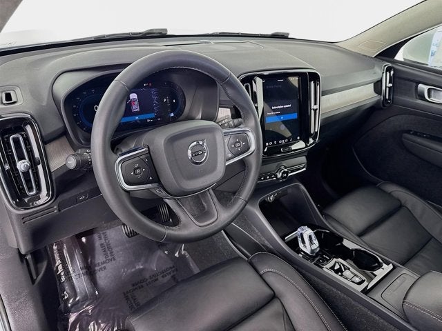 2023 Volvo XC40 Plus Bright Theme