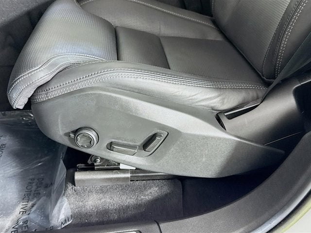2023 Volvo XC60 Ultimate Bright Theme
