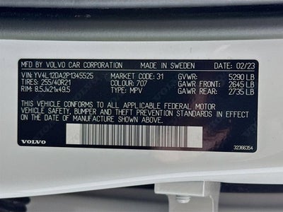 2023 Volvo XC60 Ultimate Bright Theme