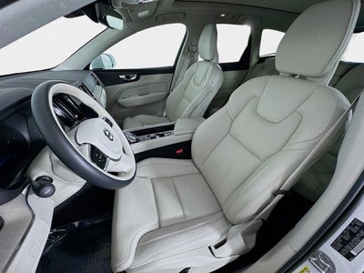 2023 Volvo XC60 Ultimate Bright Theme