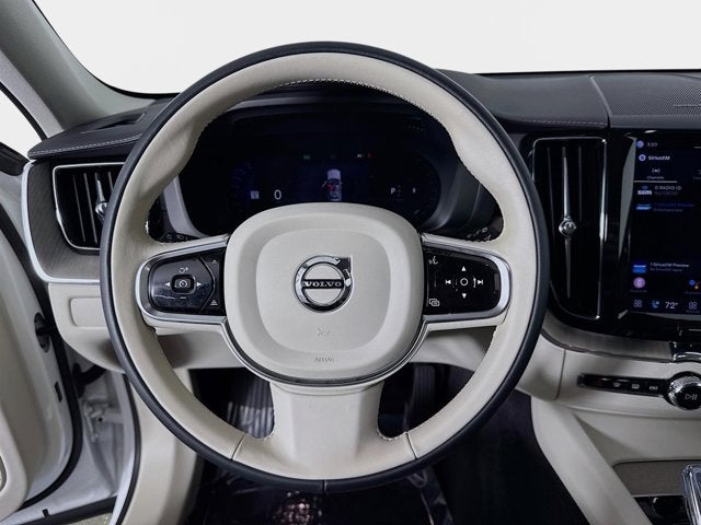 2023 Volvo XC60 Ultimate Bright Theme