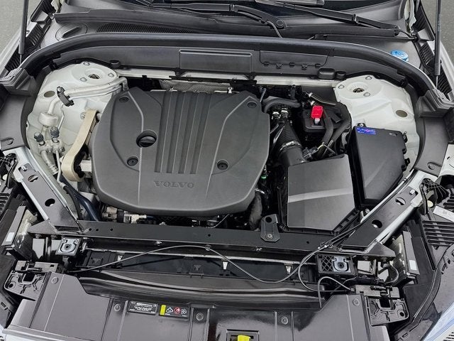 2023 Volvo XC60 Ultimate Bright Theme