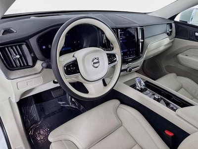 2023 Volvo XC60 Ultimate Bright Theme