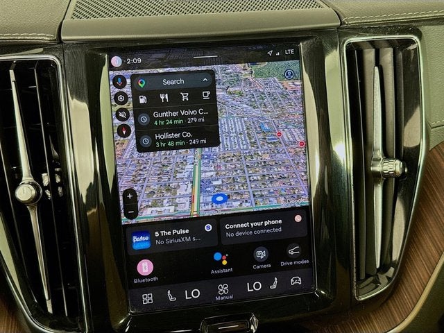 2023 Volvo XC60 Ultimate Bright Theme
