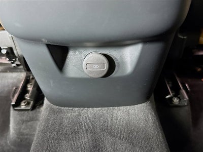 2023 Volvo XC60 Ultimate Bright Theme