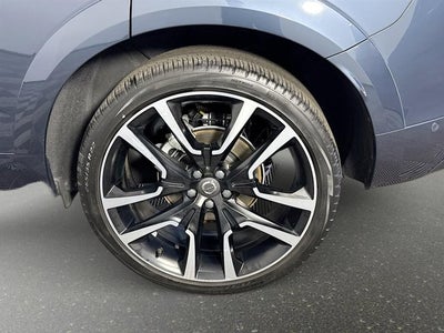 2023 Volvo XC60 Ultimate Bright Theme