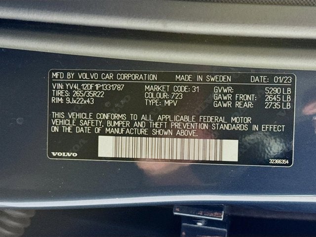 2023 Volvo XC60 Ultimate Bright Theme