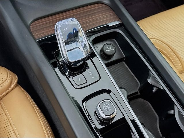 2023 Volvo XC60 Ultimate Bright Theme