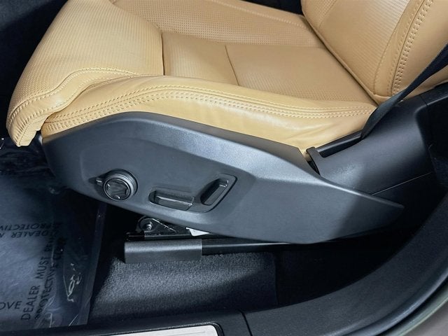 2023 Volvo XC60 Ultimate Bright Theme