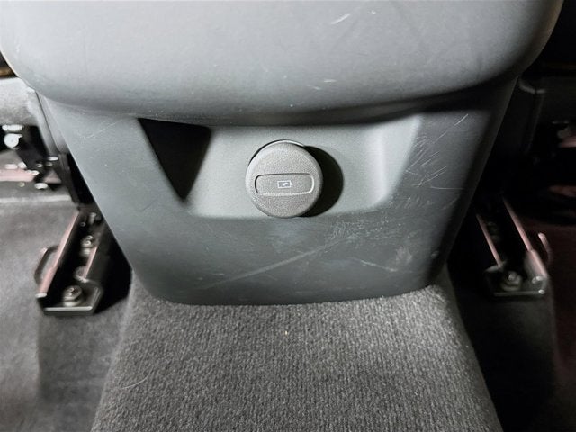 2023 Volvo XC60 Ultimate Bright Theme