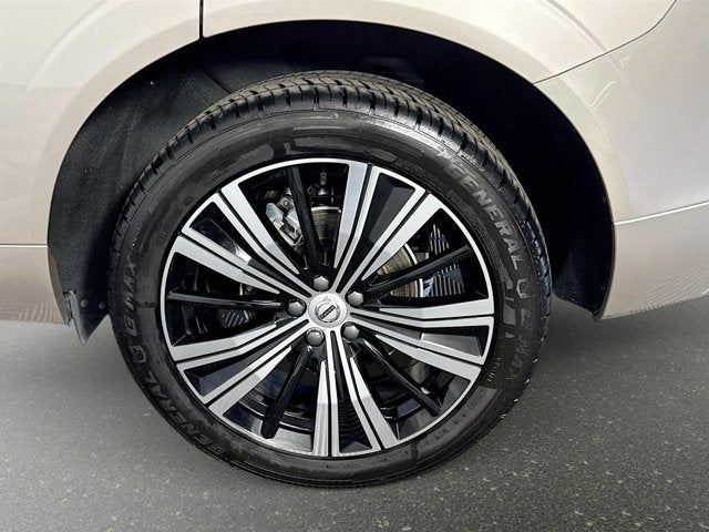 2023 Volvo XC60 Ultimate Bright Theme