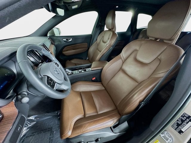 2023 Volvo XC60 Ultimate Bright Theme