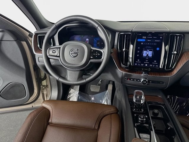 2023 Volvo XC60 Ultimate Bright Theme