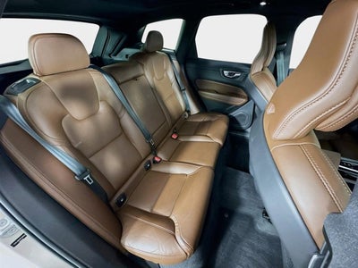 2023 Volvo XC60 Ultimate Bright Theme
