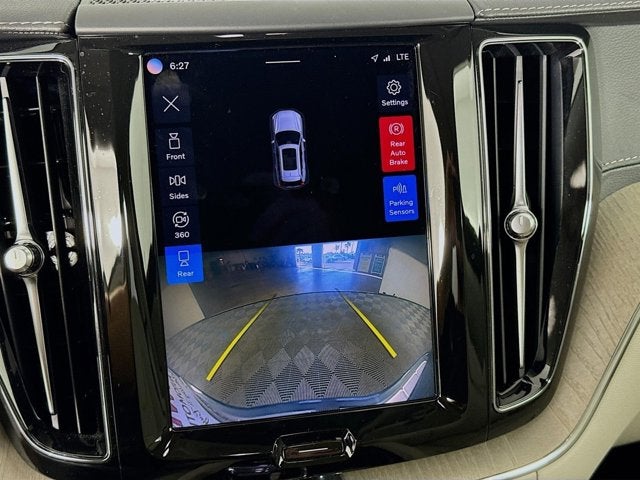 2023 Volvo XC60 Ultimate Bright Theme