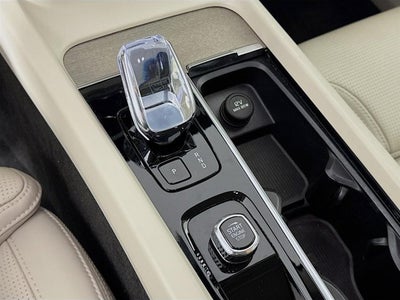 2023 Volvo XC60 Ultimate Bright Theme