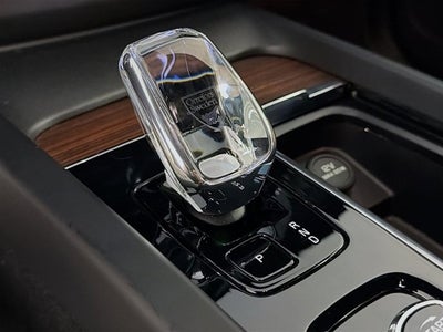 2023 Volvo XC60 Ultimate Dark Theme