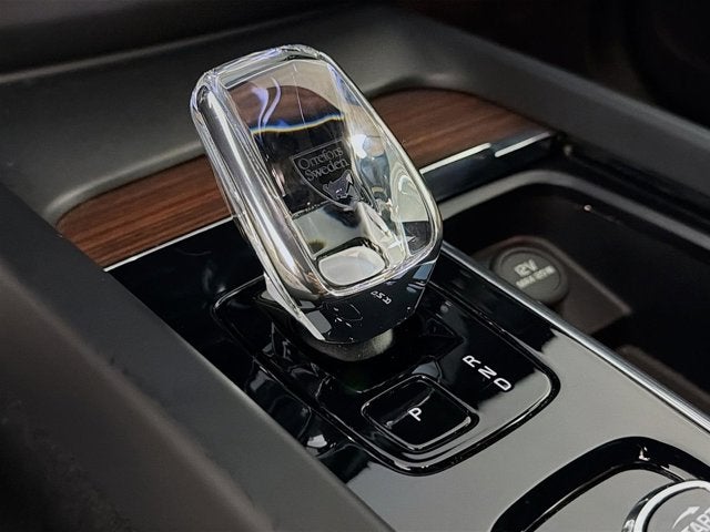 2023 Volvo XC60 Ultimate Dark Theme