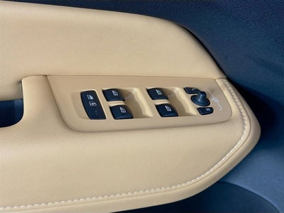 2023 Volvo XC60 Ultimate Dark Theme