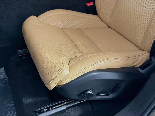 2023 Volvo XC60 Ultimate Dark Theme