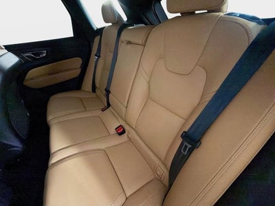 2023 Volvo XC60 Ultimate Dark Theme