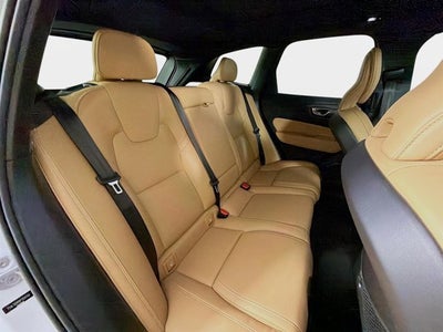 2023 Volvo XC60 Ultimate Dark Theme