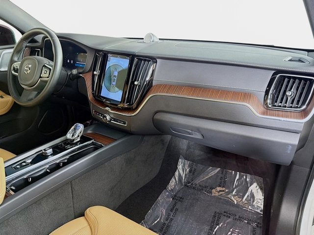 2023 Volvo XC60 Ultimate Dark Theme