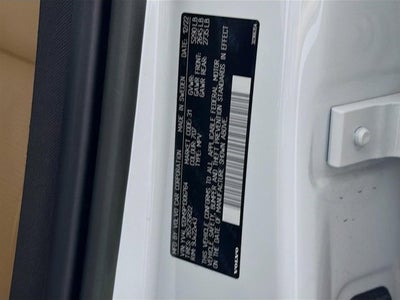 2023 Volvo XC60 Ultimate Dark Theme