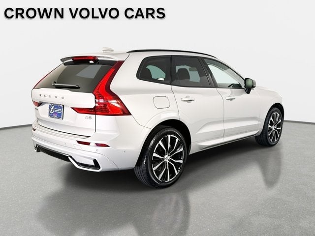 2023 Volvo XC60 Plus Dark Theme