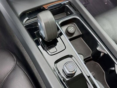 2023 Volvo XC60 Plus Dark Theme