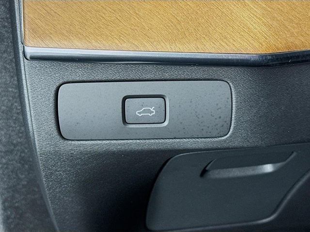 2023 Volvo XC90 Plus