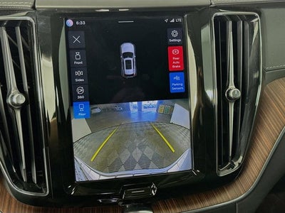 2023 Volvo XC60 Ultimate Bright Theme