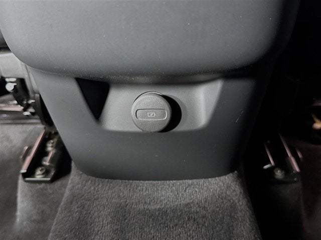 2023 Volvo XC60 Ultimate Bright Theme