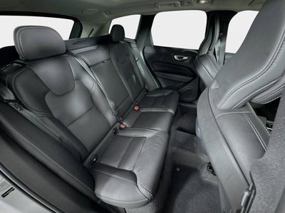 2023 Volvo XC60 Ultimate Bright Theme
