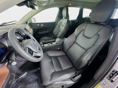 2023 Volvo XC60 Plus Bright Theme