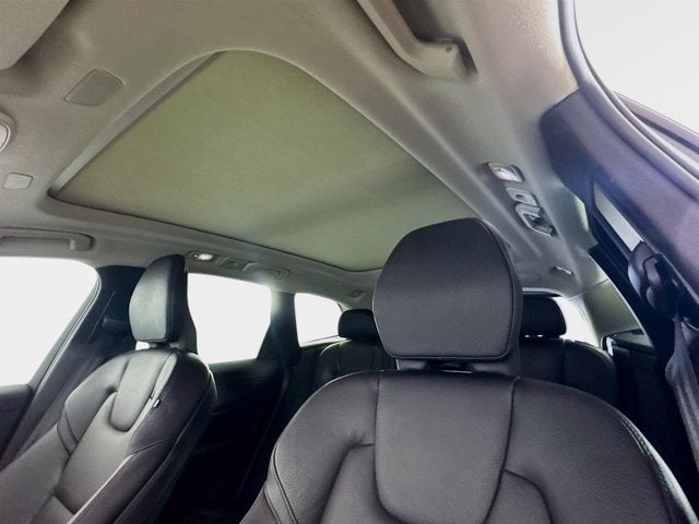 2023 Volvo XC60 Plus Bright Theme