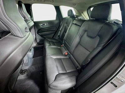 2023 Volvo XC60 Plus Bright Theme
