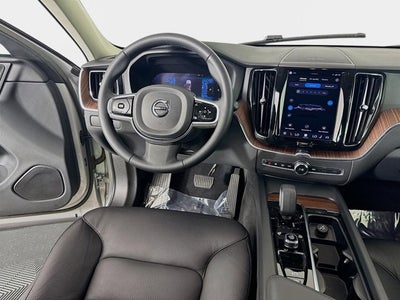 2023 Volvo XC60 Plus Bright Theme