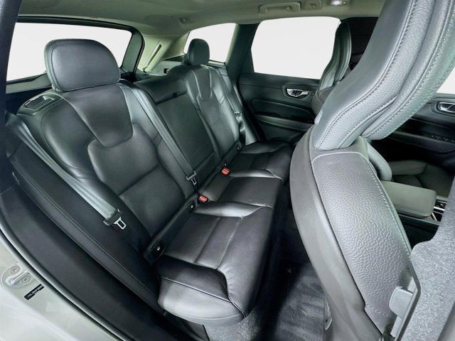 2023 Volvo XC60 Plus Bright Theme