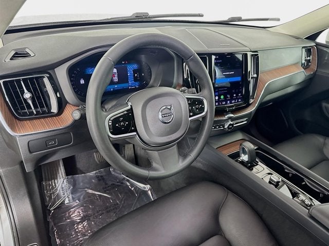 2023 Volvo XC60 Plus Bright Theme