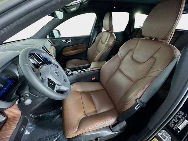 2023 Volvo XC60 Plus Bright Theme