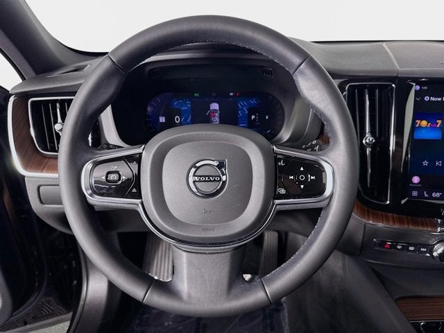 2023 Volvo XC60 Plus Bright Theme