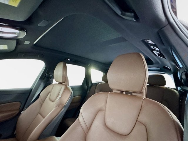 2023 Volvo XC60 Plus Bright Theme