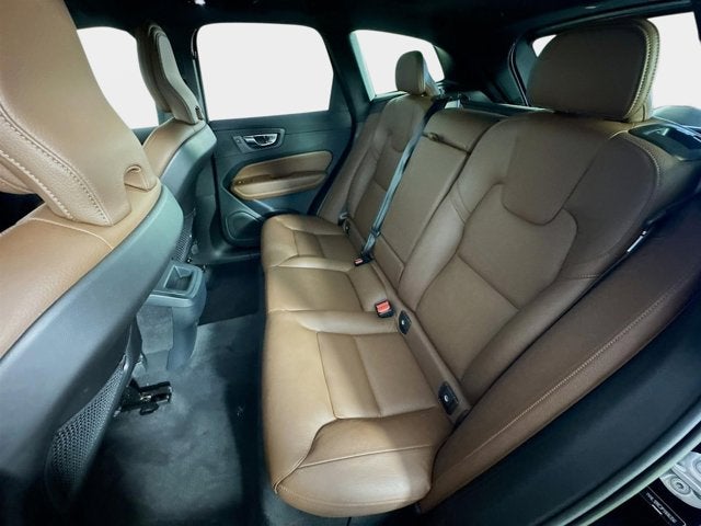 2023 Volvo XC60 Plus Bright Theme