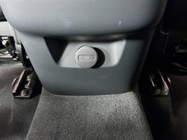 2023 Volvo XC60 Plus Bright Theme