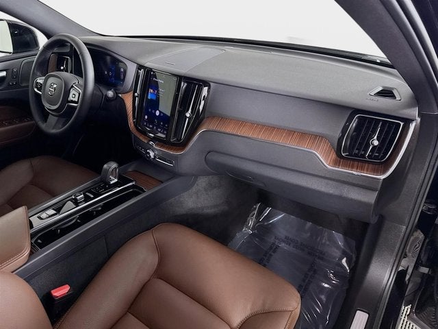 2023 Volvo XC60 Plus Bright Theme