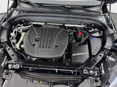 2023 Volvo XC60 Plus Bright Theme